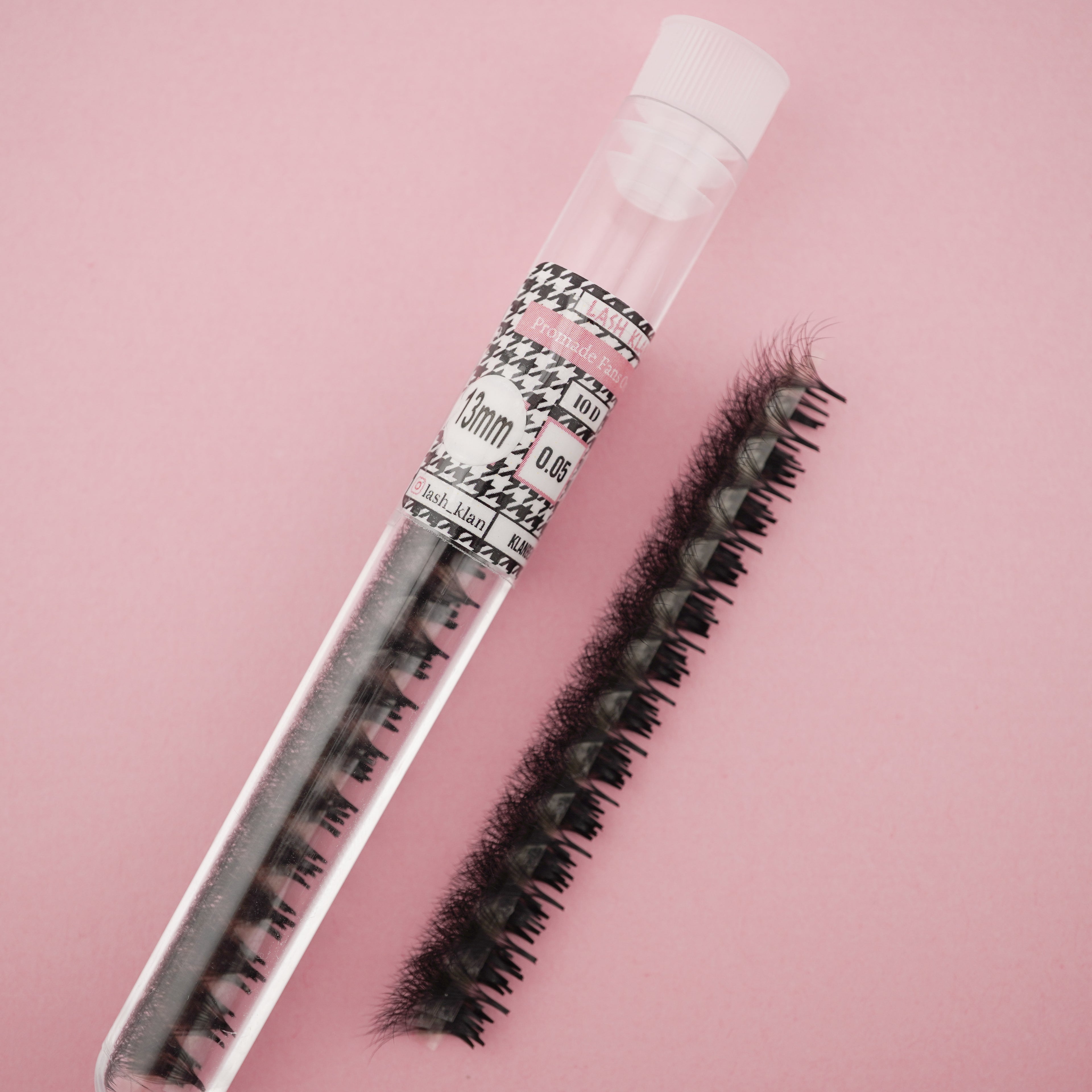 Double layered Pro made Volume Lashes 100 Fans